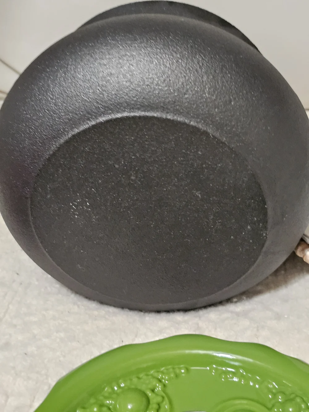 6-Quart Smith and Clark Cast Iron Cauldron Pot with Green 'Bubbling' Lid Witch